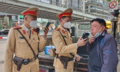 Hà Nội: Hàng loạt “ma men” uống rượu lưu thông trên đường bị CSGT xử lý 