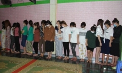 Bắt “tú ông” bao nuôi 17 gái bán dâm để phục vụ khách