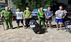 Ngăn chặn nhóm thanh, thiếu niên say rượu điều khiển mô tô cầm theo hung khí