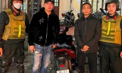 Liên tiếp phát hiện quái xế đầu trần vi phạm giao thông trong đêm ở Hải Phòng