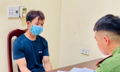 Bé gái 13 tuổi 