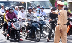 Người dân có cần mang GPLX khi đã được tích hợp vào CCCD gắn chip?