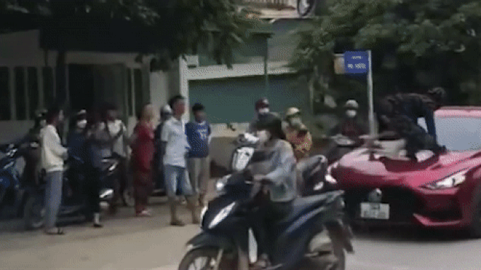 Người phụ nữ đánh ghen, cắn đứt tai tình địch nói gì?