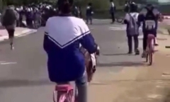 Vụ clip nhóm học sinh đánh nhau ở Thanh Hóa: Hiệu trưởng nói gì?