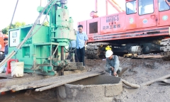 Vụ bé trai 10 tuổi lọt xuống trụ bê tông ở Đồng Tháp: Cháu bé sẽ được giải cứu ra sao?