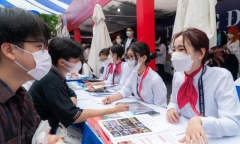 Trường đại học nào tuyển sinh bằng IELTS năm 2023?
