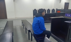 Rủ con gái bà chủ