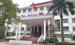Vì sao Vĩnh Phúc yêu cầu các trường học thu tiền mặt?