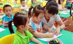 Những tỉnh, thành nào cho học sinh mầm non, tiểu học đi học trực tiếp từ tháng 4?