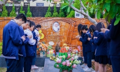 “Người thầy râu tóc bạc phờ chưa bao giờ phai nhoà ở mọi lứa tuổi học sinh”