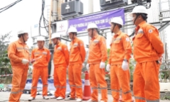 Tổng công ty Điện lực Hà Nội nói gì về việc nhiều nơi bị cắt điện giữa ngày nắng nóng?