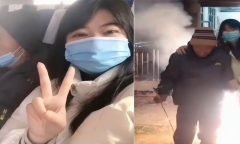 Bị bỏ rơi khi mới 4 ngày tuổi, cô gái được người cha nghèo nhận nuôi ở Trung Quốc