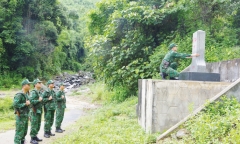 Bước chân âm thầm gác vùng phên dậu Tổ quốc