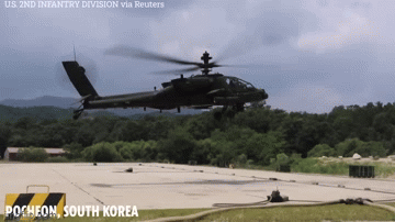 Video: Trực thăng chiến đấu Apache tập trận bắn đạn thật ở Hàn Quốc
