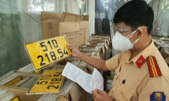 Xe kinh doanh vận tải không đổi biển số màu vàng trước 31/12 bị xử phạt thế nào?