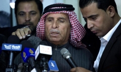 Gia đình các con tin tuyệt vọng cầu xin IS thả người