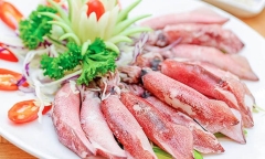 Bật mí cách làm mực hấp cả nhà ai cũng mê
