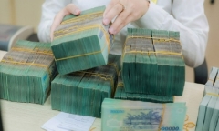 Thủ tướng yêu cầu ngăn chặn, xử lý tình trạng thao túng tại các tổ chức tín dụng