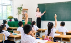 Đà Nẵng: Bổ sung hơn 3.300 hợp đồng lao động cho trường công