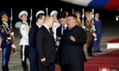 Khoảnh khắc Tổng thống Putin và nhà lãnh đạo Kim Jong-un 