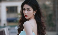 “Mỹ nữ 4.000 năm có một” lao đao giữa 