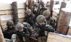 NATO tăng gấp đôi lực lượng sát biên giới Nga
