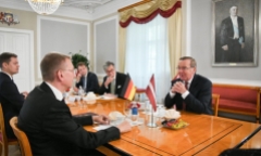 Tổng thống Latvia cảnh báo sẵn sàng đóng cửa biên giới với Nga