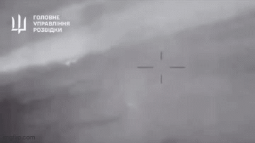 Ukraine công bố đoạn video sử dụng xuồng không người lái đánh chìm tàu tuần tra của Nga