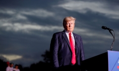 Ông Trump được yêu cầu nộp phạt 10.000 USD/ngày 