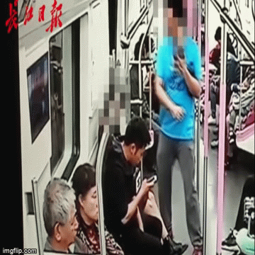 Video: Xin số gái xinh không được, người đàn ông trả thù theo cách gây ngỡ ngàng
