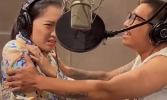 Phía sau loạt 