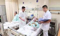 Người đàn ông mất toàn bộ da dương vật và một tinh hoàn khi đỡ đẻ cho lợn nái