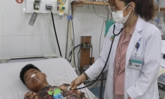 Cập nhật tình hình sức khỏe của 3 cháu bé ngộ độc do ăn giò lụa ở TP.HCM