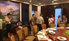 Cô gái nhận cái kết đắng dẫn theo 23 người nhà đến buổi hẹn hò 