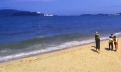 Đang đi tập thể dục, bàng hoàng phát hiện thi thể nam giới dạt vào bờ biển