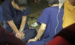 Đang chơi đá bóng, người đàn ông tử vong do đột quỵ não 
