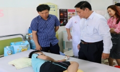 Vụ nghi ngộ độc sau khi ăn cơm gà ở Nha Trang: Thêm 162 người nhập viện