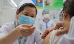 TP.HCM đề xuất không bắt buộc người tiêm 2 mũi vaccine đủ 14 ngày mới được tham gia hoạt động công cộng