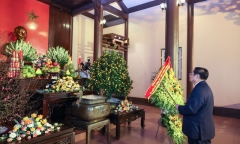 Thủ tướng dâng hương tưởng niệm Chủ tịch Hồ Chí Minh, thăm và chúc Tết tại tỉnh Thanh Hóa