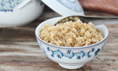 Tự làm cơm rượu nếp cho ngày Tết Đoan Ngọ chỉ bằng vài thao tác đơn giản