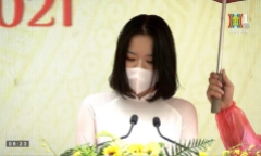 Nữ sinh đại diện phát biểu trong lễ khai giảng ở Hà Nội vừa xinh xắn lại có thành tích cực 