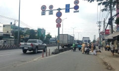 Xe đầu kéo va chạm xe máy trên Quốc lộ 1 khiến 1 người vong tại chỗ