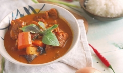 Cách nấu cà ri bò nóng hổi ăn cùng cơm trắng hay bánh mì đều cực đỉnh