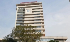 Đại học Luật Hà Nội đề nghị điều tra vụ giảng viên bị tố nhắn tin 