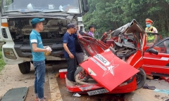 Nghệ An: Gia đình 4 người gặp tai nạn giao thông nghiêm trọng, 1 người tử vong