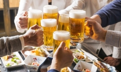 Những ai tuyệt đối không được uống rượu bia?