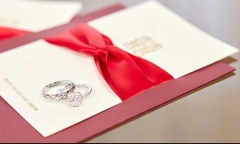 Người phụ nữ hốt hoảng vì nhận được 21 thiệp mời đám cưới trong vòng nửa tháng