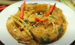Vợ kho cá theo cách này, chồng đánh bay 3 bát cơm