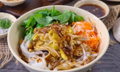 Chán cơm thì đổi gió với món phở gà trộn chua ngọt ăn mãi vẫn thèm