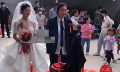 Chú rể vắng mặt trong hôn lễ, em gái mặc vest 